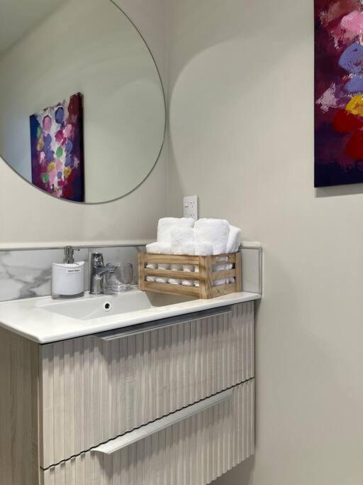 2-Bedroom Ensuite, Close To City, Comfortable, Accessible With Own Parking 基督城 外观 照片